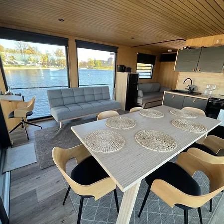 Aava Floating 42 * Savonlinna