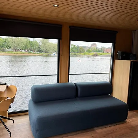 Laivamajoitukset Aava Floating 42 Savonlinna