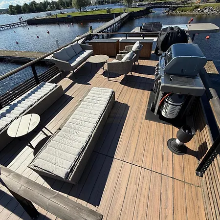 Aava Floating 42 *